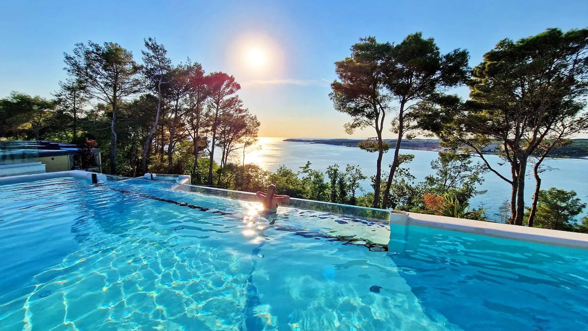 Punto Blu Valamar Camping Village contacts